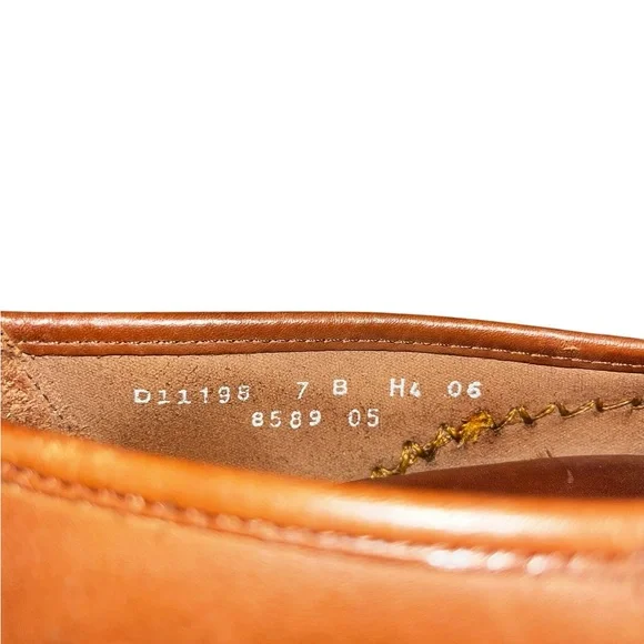 Cole Haan Womens Tassel Slip On Loafers 
Size 7 B - Picture 7 of 7